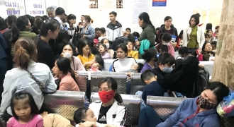 Bắc Ninh: Hàng ngàn gia đình đưa con đi xét nghiệm sán lợn