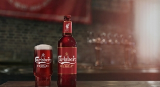 Carlsberg ra mắt phiên bản bia Red Barley giới hạn dành cho người hâm mộ Liverpool
