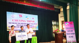 Huawei Việt Nam trao tặng phòng máy tính cho trường học tỉnh Phú Thọ