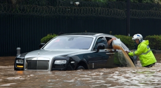 Kinh nghiệm mua ô tô cũ: 5 dấu hiệu của một chiếc xe đã bị ngập nước