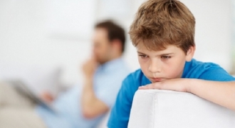 5 triệu chứng tâm lý chứng tỏ trẻ đang thiếu thốn tình cảm