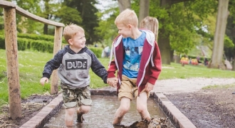Khám phá 5 cách nuôi dạy trẻ hạnh phúc của người Hà Lan