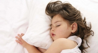 5 thói quen khi ngủ của trẻ cảnh báo dấu hiệu bệnh tật, mẹ chớ xem nhẹ