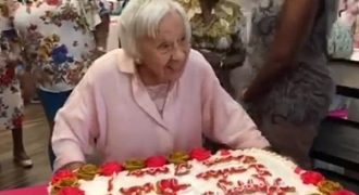 Cụ bà 107 tuổi bật mí bí kíp sống lâu: Không bánh ngọt, không soda