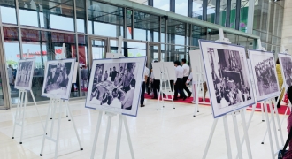 Trưng bày ảnh tư liệu về 50 năm thực hiện Di chúc của Chủ tịch Hồ Chí Minh