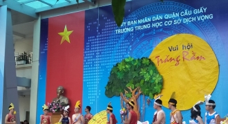 Học sinh THCS Dịch Vọng - Hà Nội tái hiện câu chuyện lịch sử trong chương trình Trung thu