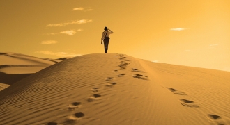 40 ngày băng sa mạc tìm bí mật hạnh phúc và câu trả lời bất ngờ