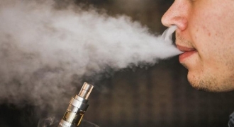 Nam thanh niên 17 tuổi phải ghép phổi sau khi sử dụng thuốc lá điện tử