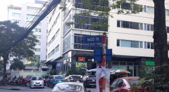 Hà Nội: Nhếch nhác, lộn xộn ở nhiều tuyến phố phường Dịch Vọng Hậu