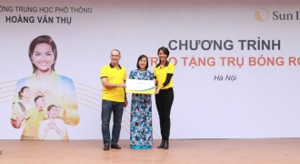 Sun Life Việt Nam trao tặng 110 trụ bóng rổ và 550 quả bóng rổ cho 81 trường học