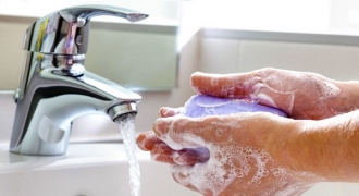 Phòng COVID-19: Khi nào nên rửa tay ướt, khi nào dùng gel khô?