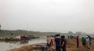Thanh Hóa: 4,5 tấn cá lồng trên sông Chu chết bất thường trong đêm