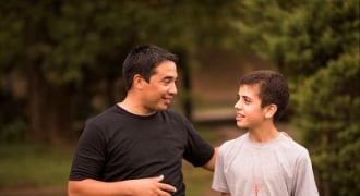 8 điều cha cần dạy để con trai trở thành người đàn ông tốt