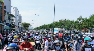 Hà Nội: Chỉ số tia UV nguy hiểm, người dân hạn chế ra đường hôm nay