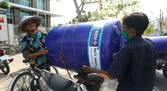 BIDV  tặng bồn chứa và máy lọc nước  đồng bào 5 tỉnh Đồng bằng sông Cửu Long
