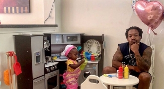 Bố trẻ “review” quán ăn của con gái 2 tuổi ai đọc cũng phì cười