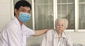 Thay khớp háng thành công cho cụ bà 103 tuổi
