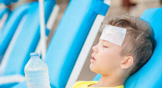 Dấu hiệu nhận biết và cách phòng tránh say nắng, say nóng ở trẻ nhỏ