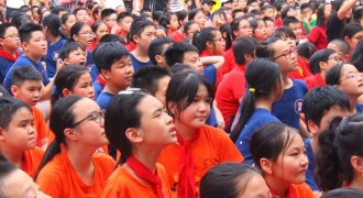 Xúc động lễ tri ân thầy cô tại trường Tiểu học Trung Tự - Hà Nội