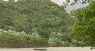 Tin mới nhất vụ lật đò ở chùa Hương: Du khách trên thuyền đều không có áo phao