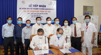 Tập đoàn Hưng Thịnh tặng máy xét nghiệm tự động QIAsymphony cho Bệnh viện Đa khoa Khánh Hòa