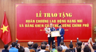 HLV Park Hang-seo nhận Huân chương Lao động hạng Nhì