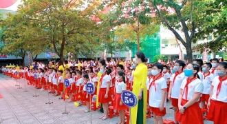 Xúc động ngày khai giảng năm học mới tại trường Tiểu học Dịch Vọng A - Hà Nội