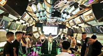 Hà Tĩnh: Bắt 13 thanh niên vào quán karaoke tổ chức bay lắc