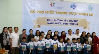 Sữa Cô gái Hà Lan mang dinh dưỡng, nâng bước đến trường cho học sinh vùng lũ Quảng Trị