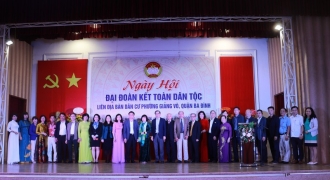 Bộ trưởng Lê Thành Long dự ngày Hội Đại đoàn kết phường Giảng Võ - Hà Nội