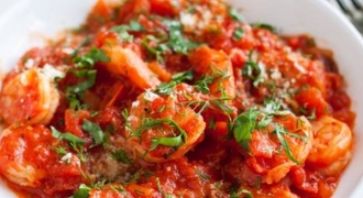 10 phút xong ngay món tôm sốt cà chua bổ dưỡng cho bữa cơm nhà