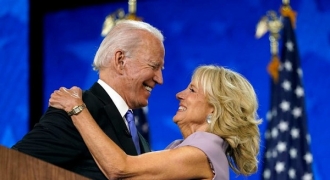 Chuyện tình yêu lâu bền của Tổng thống Joe Biden và vợ 