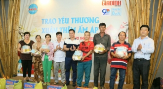 Báo Gia đình Việt Nam trao quà Tết cho 70 hộ dân có hoàn cảnh khó khăn