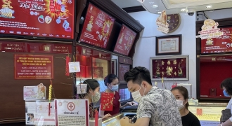 Không khí mua vàng diễn ra sôi động tại Bảo Tín Minh Châu