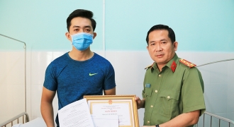 Công an tỉnh An Giang khen thưởng công an viên bị thương khi làm nhiệm vụ