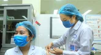 Nữ điều dưỡng BV Việt Tiệp là người đầu tiên được tiêm vaccine COVID-19 tại Hải Phòng