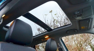 Tại sao nên chọn mẫu xe ô tô có cửa sổ trời?