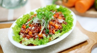 Cách làm salad gạo lứt giúp giảm cân hiệu quả