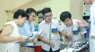 Steam for vietnam và VinUni tổ chức khóa học về robotics cho học sinh THPT