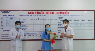 Nữ điều dưỡng Bệnh viện Đà Nẵng sốc phản vệ sau tiêm vắc xin Covid -19 xuất viện