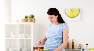 Mang thai nên ăn gì để con tăng cân đều, phát triển toàn diện?