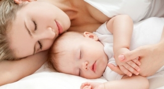 Cách chăm sóc phụ nữ sau sinh để con an toàn, mẹ khoẻ mạnh