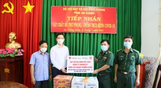 Tạp chí Gia đình Việt Nam thăm và tặng quà lực lượng biên giới An Giang