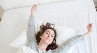 Cơ thể thay đổi thế nào nếu ngủ trước 22h giờ tối, dậy lúc 5 giờ sáng?