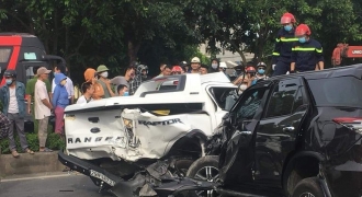Thanh Hóa: 9 ô tô đâm liên hoàn, phụ xe tải tử vong tại chỗ