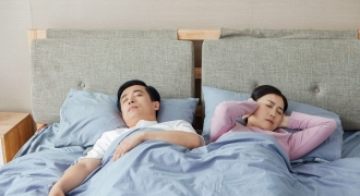 Hạnh phúc hơn nhờ vợ chồng thường xuyên... ngủ riêng