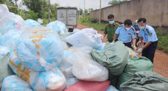 Phát hiện 1 tấn khẩu trang y tế tái chế tại Đồng Nai