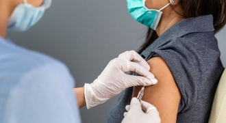 Điều gì xảy ra nếu tiêm vaccine khi đang mắc Covid-19?