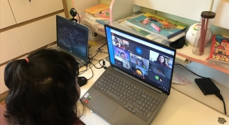 Giáo viên làm gì để trẻ lớp 1 hứng thú khi học online tại nhà?