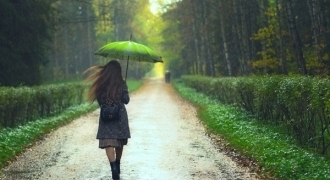 Học ô cách làm người, học ủng đi mưa cách làm việc